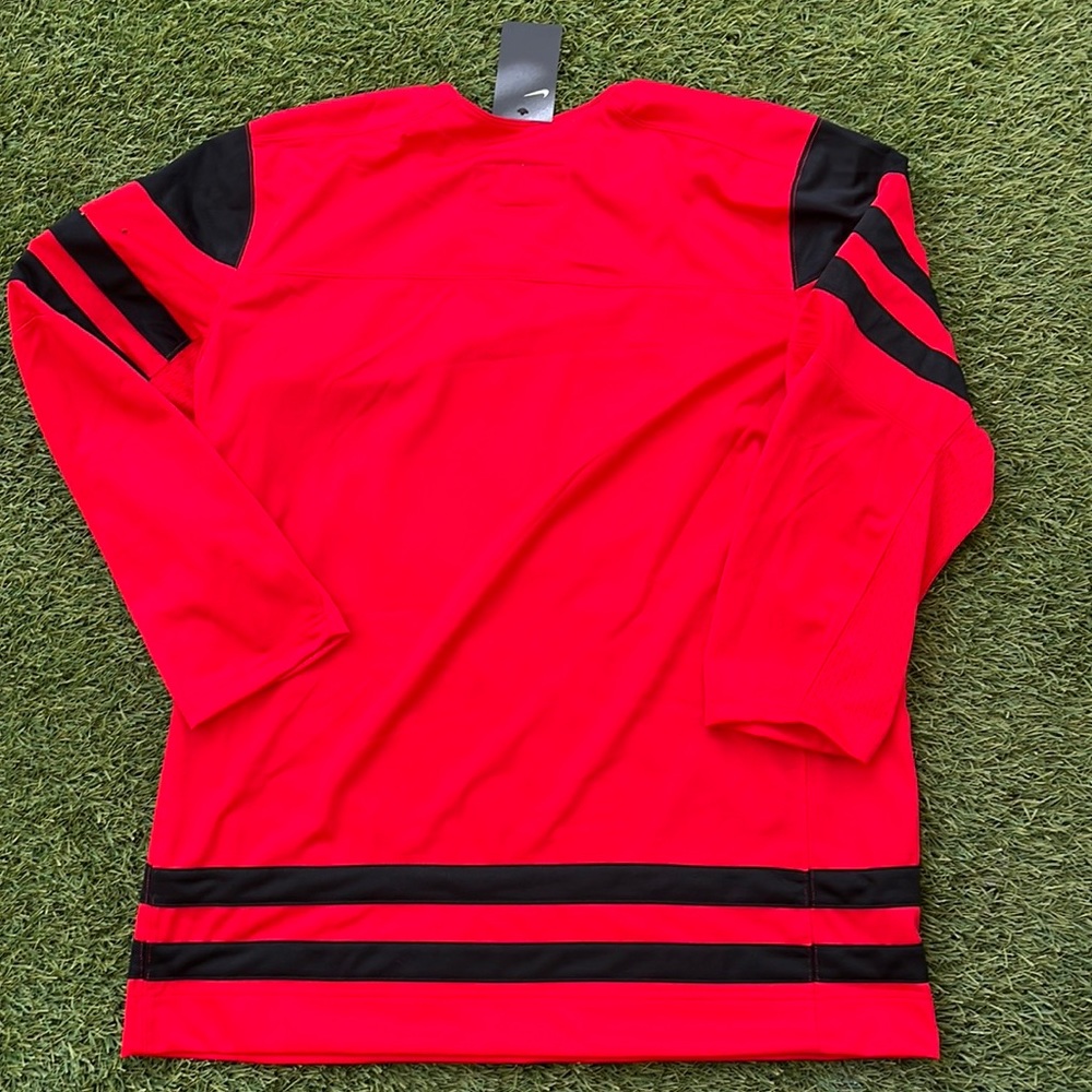Nike Canada Hockey Jersey - Picture 4 of 5